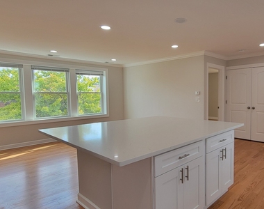 2840 W Arthur Street - Photo Thumbnail 3