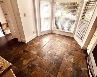 410 Forestgate Court - Photo Thumbnail 2