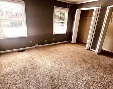 410 Forestgate Court - Photo Thumbnail 13