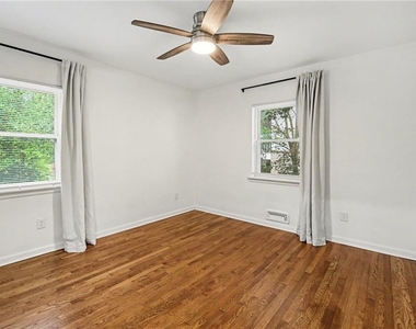2240 Stephen Long Drive Ne - Photo Thumbnail 9