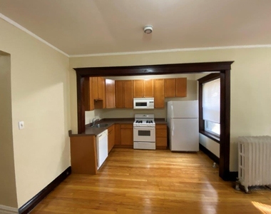 4136 N Keystone Avenue - Photo Thumbnail 2
