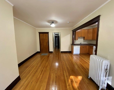 4136 N Keystone Avenue - Photo Thumbnail 5