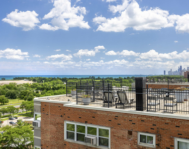 4970 N Marine Drive - Photo Thumbnail 3