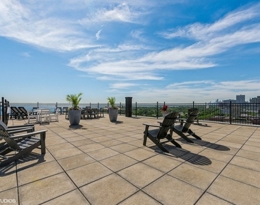 4970 N Marine Drive - Photo Thumbnail 2