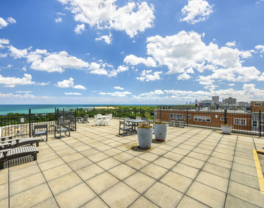4970 N Marine Drive - Photo Thumbnail 4