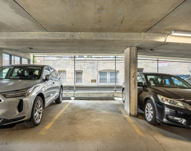 4970 N Marine Drive - Photo Thumbnail 11