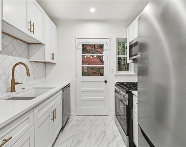2240 Stephen Long Drive Ne - Photo Thumbnail 7