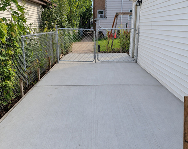 5670 W Higgins Avenue - Photo Thumbnail 3