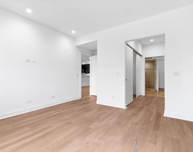 914 W Hubbard Street - Photo Thumbnail 7
