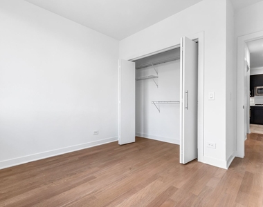 914 W Hubbard Street - Photo Thumbnail 13