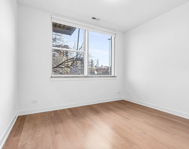 914 W Hubbard Street - Photo Thumbnail 14