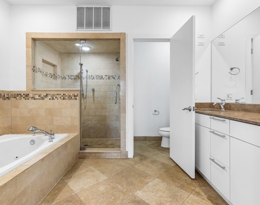 914 W Hubbard Street - Photo Thumbnail 10