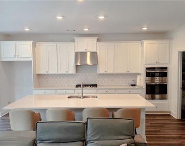 3982 Alderstone Drive - Photo Thumbnail 4