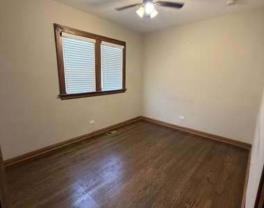 1231 Ridgeland Avenue - Photo Thumbnail 4