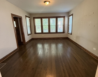 1231 Ridgeland Avenue - Photo Thumbnail 2