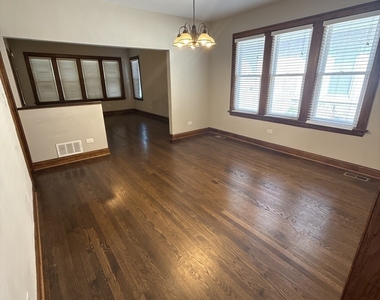 1231 Ridgeland Avenue - Photo Thumbnail 3