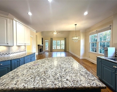 6675 Olde Atlanta Parkway - Photo Thumbnail 23