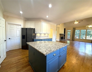 6675 Olde Atlanta Parkway - Photo Thumbnail 21