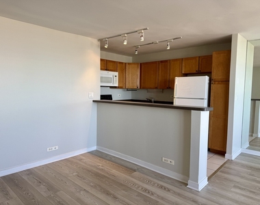 655 W Irving Park Road - Photo Thumbnail 4