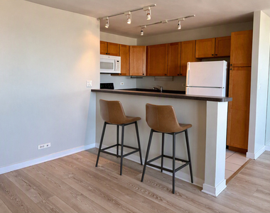 655 W Irving Park Road - Photo Thumbnail 3