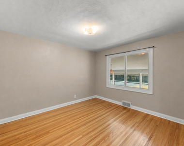 15326 S Corbin Street - Photo Thumbnail 12