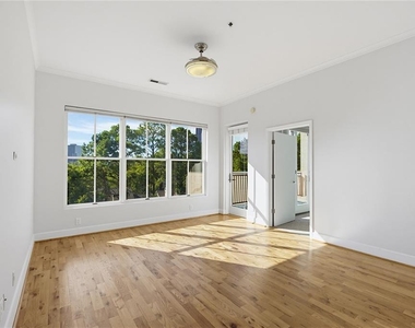 384 Ralph Mcgill Boulevard Ne - Photo Thumbnail 6