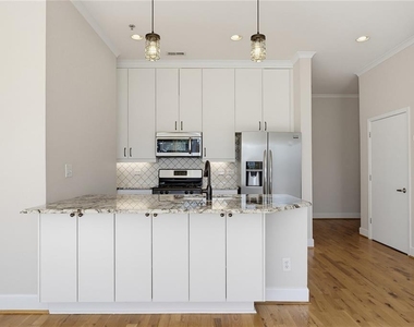 384 Ralph Mcgill Boulevard Ne - Photo Thumbnail 4