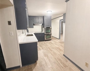 4442 Mark Anthony Court - Photo Thumbnail 4