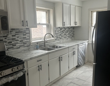 12748 S Lowe Avenue - Photo Thumbnail 3