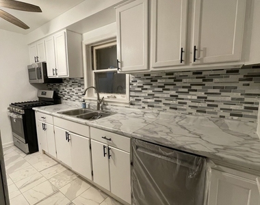 12748 S Lowe Avenue - Photo Thumbnail 7