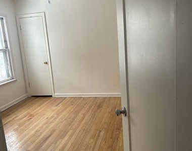 12748 S Lowe Avenue - Photo Thumbnail 4