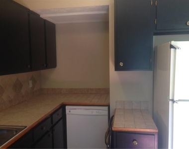 1235 Riverside Drive - Photo Thumbnail 6