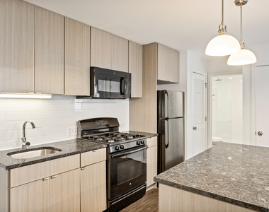 5411 N Winthrop Avenue - Photo Thumbnail 2