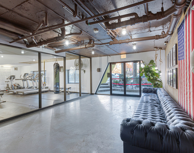 5411 N Winthrop Avenue - Photo Thumbnail 8