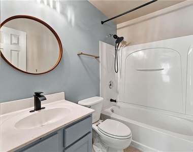 310 Paden Cove Trail - Photo Thumbnail 7