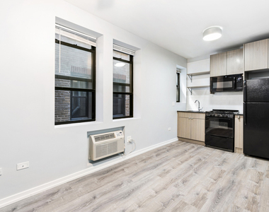 4875 N Magnolia Avenue - Photo Thumbnail 1