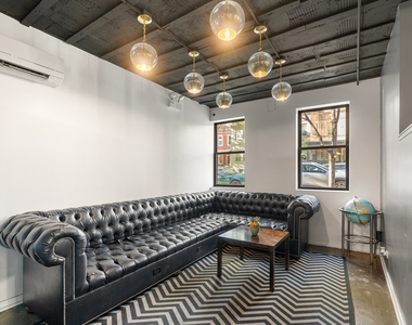 4875 N Magnolia Avenue - Photo Thumbnail 8