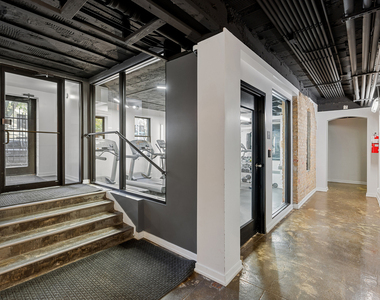 4875 N Magnolia Avenue - Photo Thumbnail 6