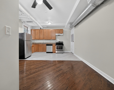 3325 N Lakewood Avenue - Photo Thumbnail 6