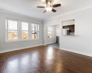 1608 W Sherwin Avenue - Photo Thumbnail 1