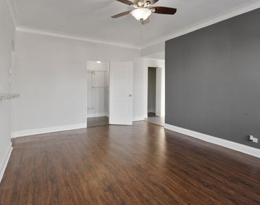 1608 W Sherwin Avenue - Photo Thumbnail 5