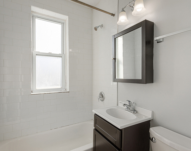 1608 W Sherwin Avenue - Photo Thumbnail 9