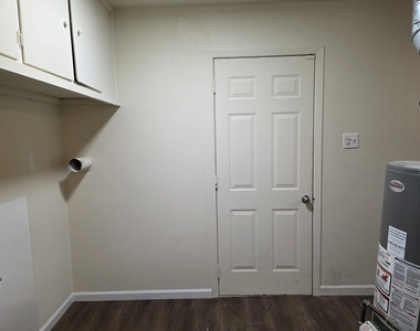 4453 S Churchill Drive - Photo Thumbnail 5