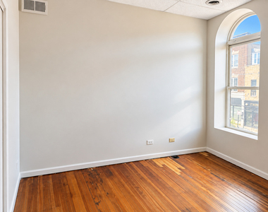 226 N Benton Street - Photo Thumbnail 3