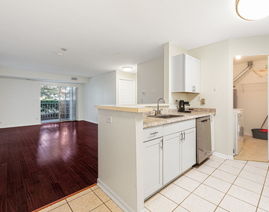 728 N Gary Avenue - Photo Thumbnail 12