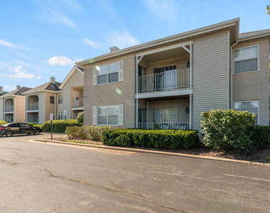 728 N Gary Avenue - Photo Thumbnail 2