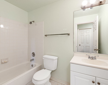 728 N Gary Avenue - Photo Thumbnail 7
