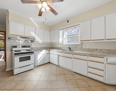 1826 Elmwood Avenue - Photo Thumbnail 7