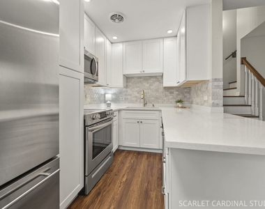 450 N Addison Road - Photo Thumbnail 4