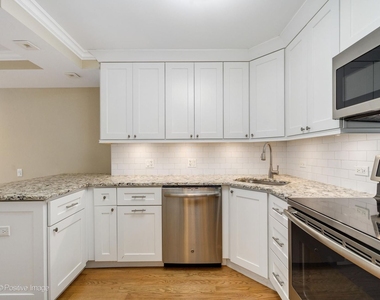 1030 N State Street - Photo Thumbnail 12